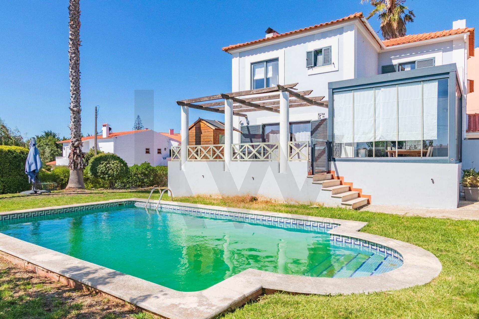 Moradia em Alcabideche, junto ao centro de Cascais, campos de golf e escolas internacionais